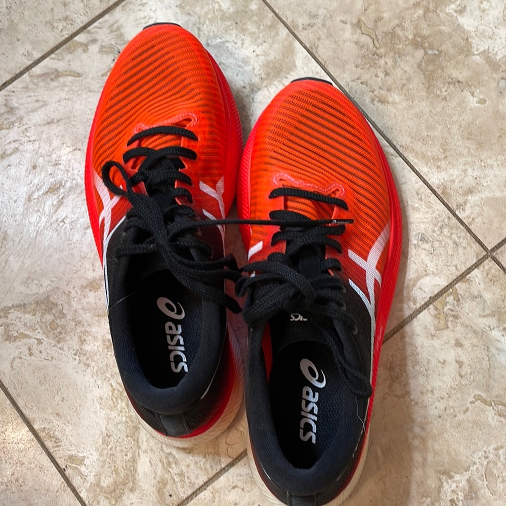 ASICS Metaspeed Edge carbon plate racing shoes